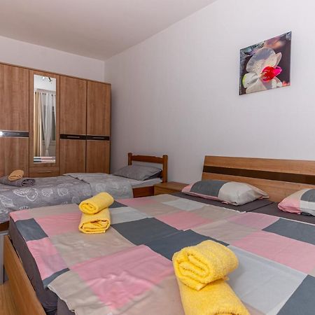 Apartmani Gabrijela 茨里克韦尼察 外观 照片