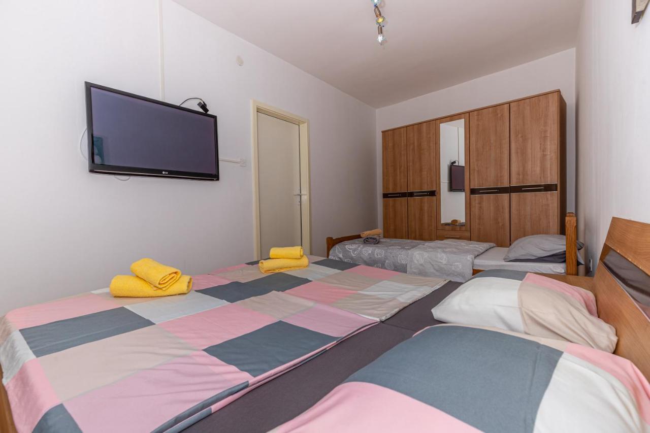 Apartmani Gabrijela 茨里克韦尼察 外观 照片