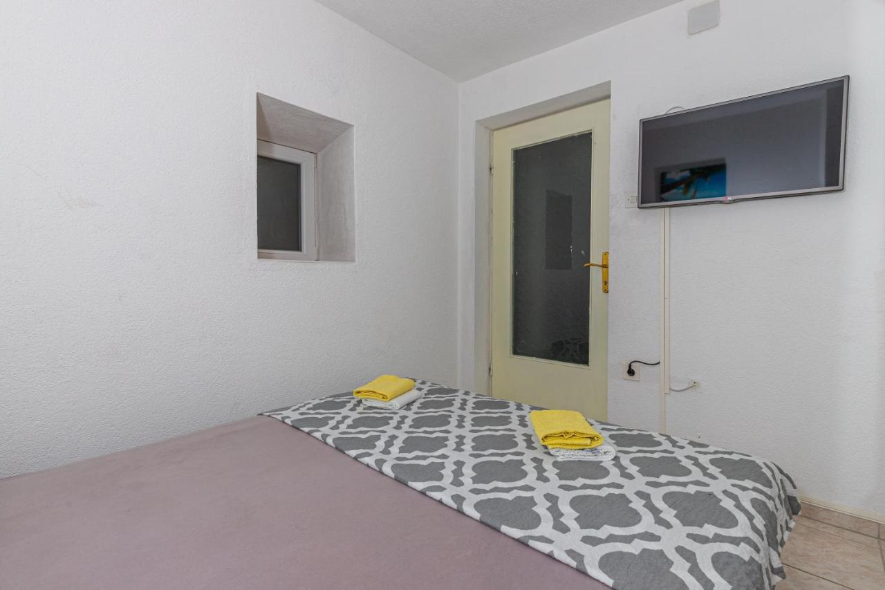 Apartmani Gabrijela 茨里克韦尼察 外观 照片